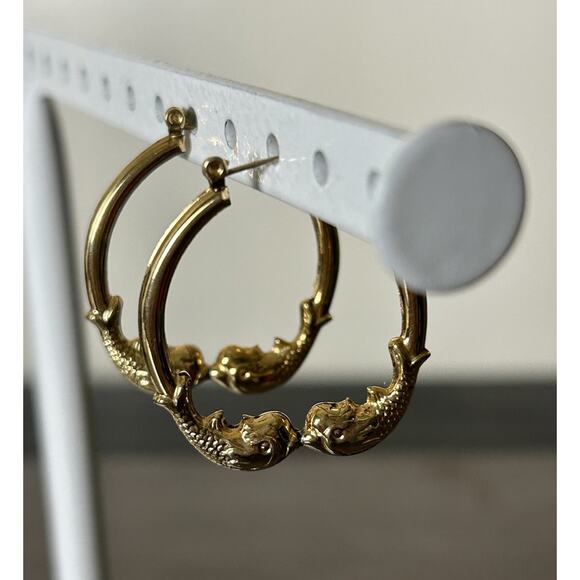 Cute Gold Tone Pisces Hoop Earrings - Picture 1 of 2